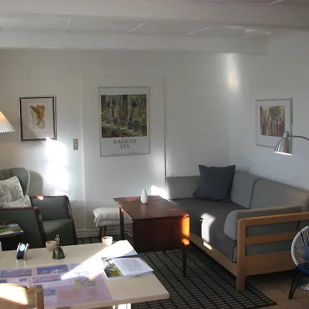 Apartament Maegyden Holiday *